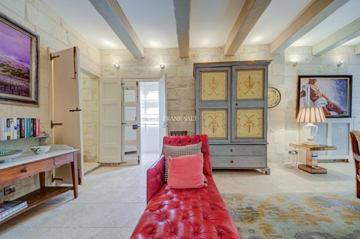 Image No.34-5 Bed Property for sale