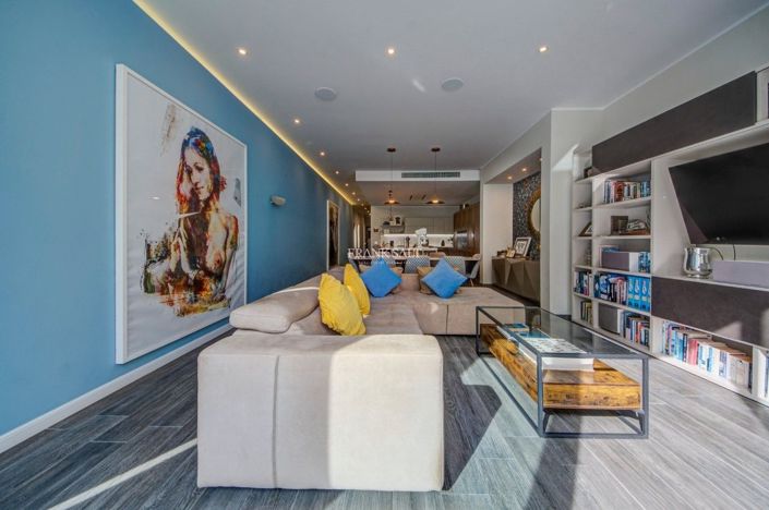 Image No.18-4 Bed Property for sale