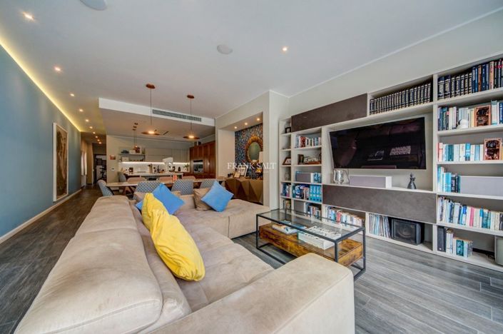 Image No.19-4 Bed Property for sale