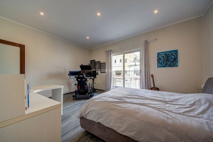 Image No.29-4 Bed Property for sale