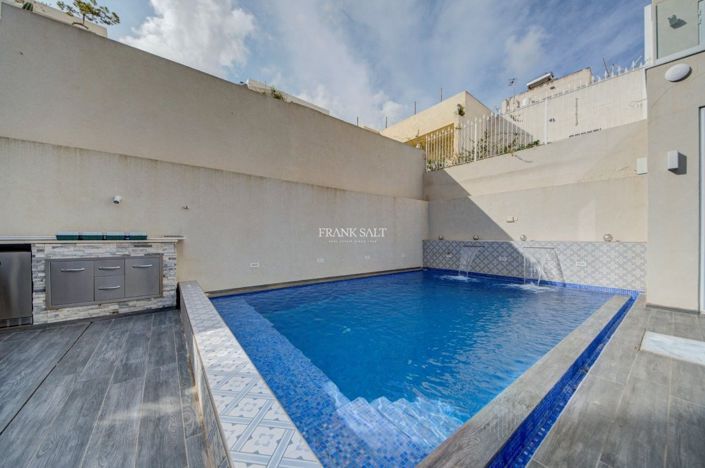 Image No.3-4 Bed Property for sale