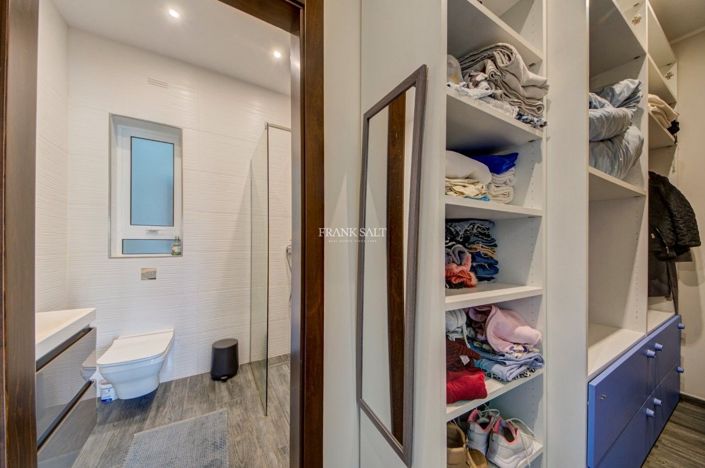 Image No.35-4 Bed Property for sale