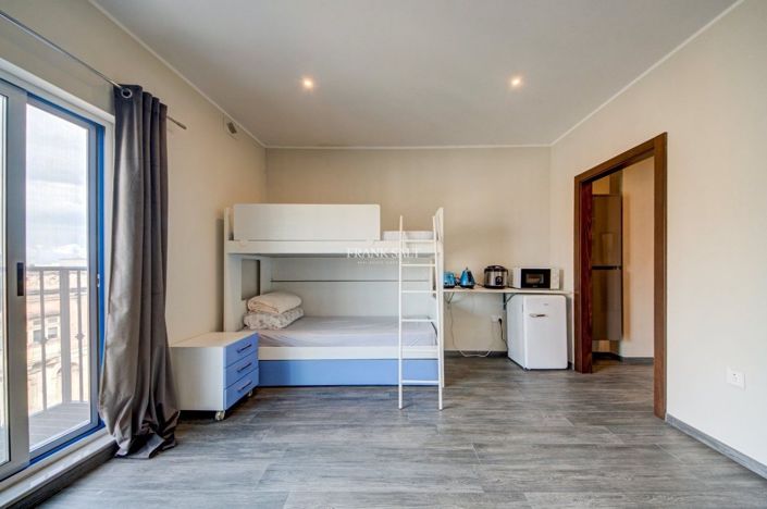 Image No.37-4 Bed Property for sale