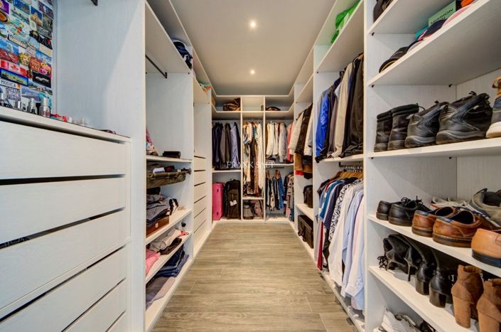 Image No.40-4 Bed Property for sale