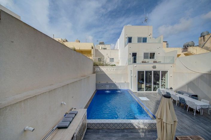 Image No.46-4 Bed Property for sale