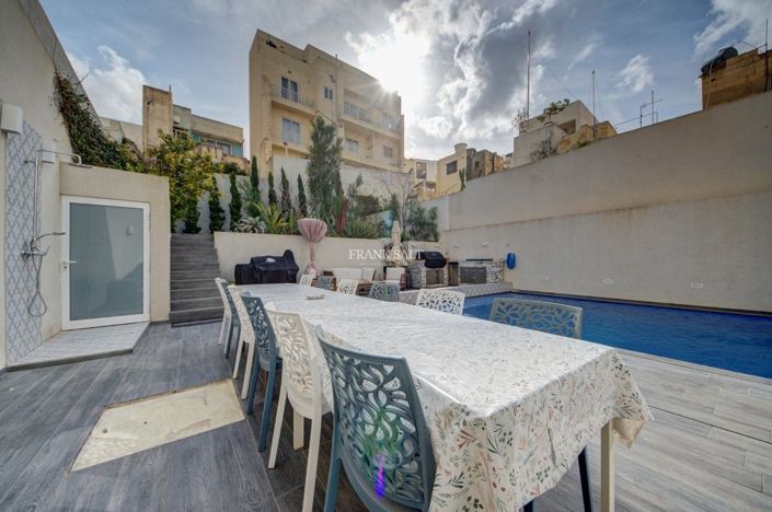 Image No.5-4 Bed Property for sale