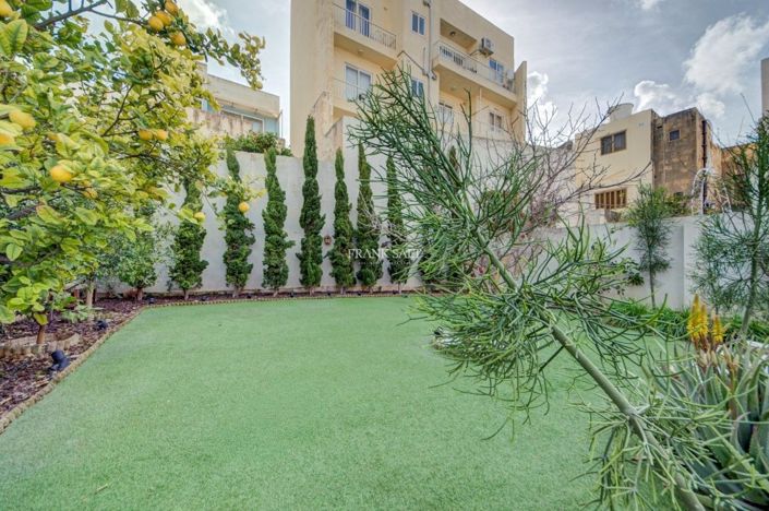 Image No.6-4 Bed Property for sale