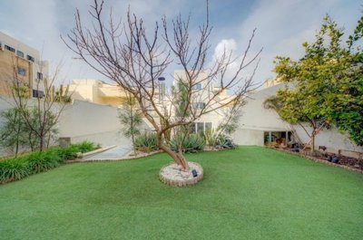 220e9f3c-ff6c-49ea-ad93-cb45892fd490