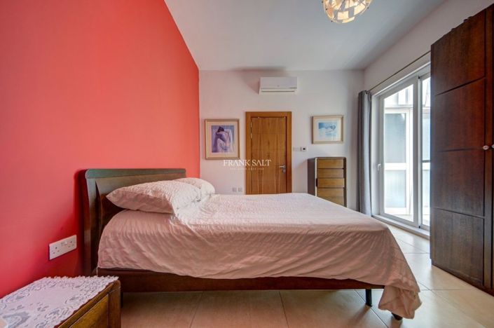 Image No.14-3 Bed Property for sale