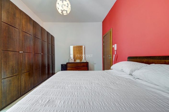 Image No.15-3 Bed Property for sale