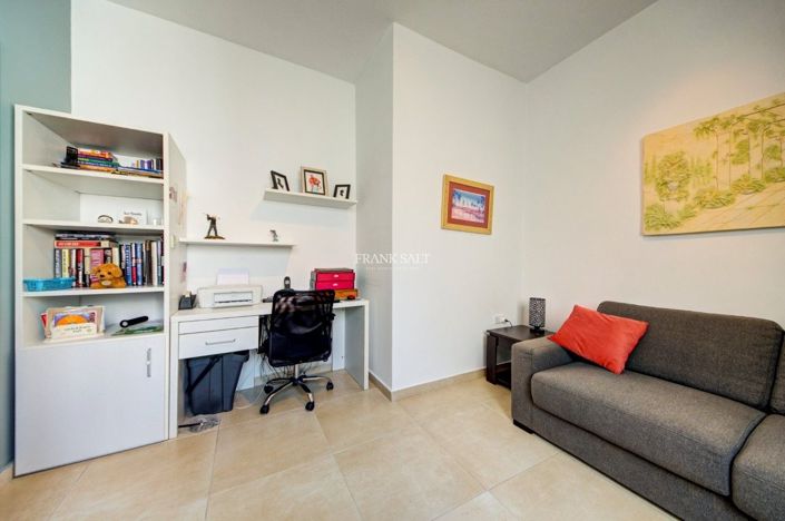 Image No.16-3 Bed Property for sale