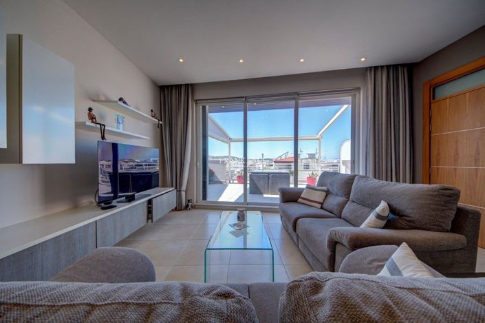 Image No.4-3 Bed Property for sale