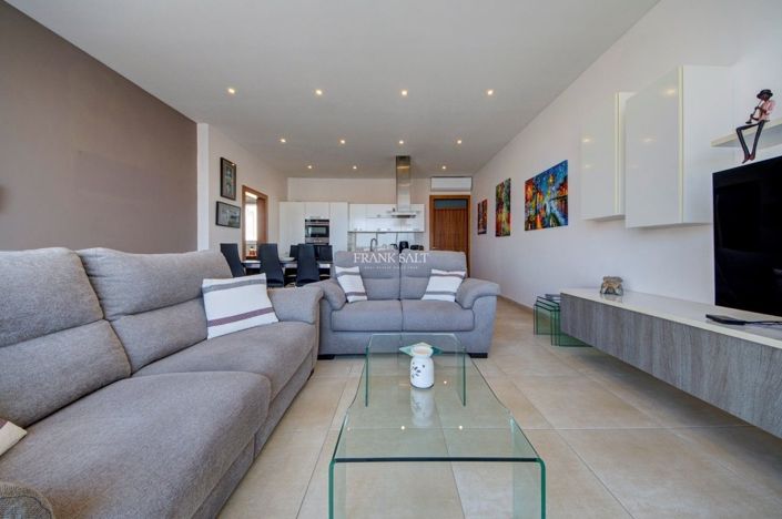 Image No.7-3 Bed Property for sale