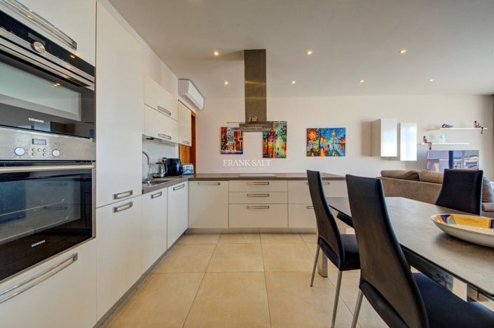 Image No.8-3 Bed Property for sale