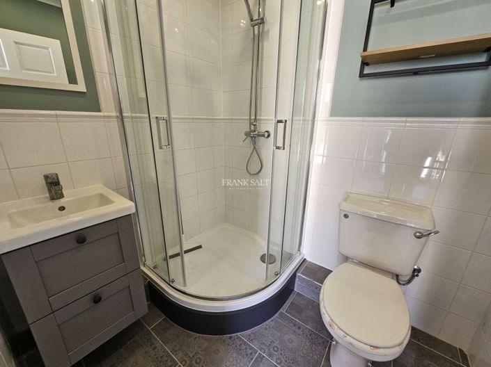 Image No.19-3 Bed Property for sale