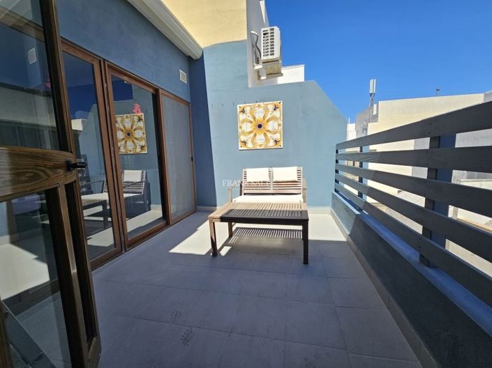 Image No.27-3 Bed Property for sale