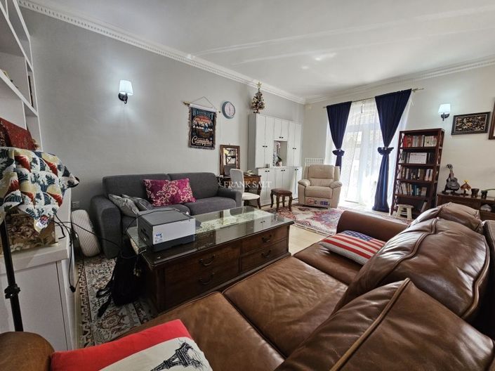 Image No.3-3 Bed Property for sale