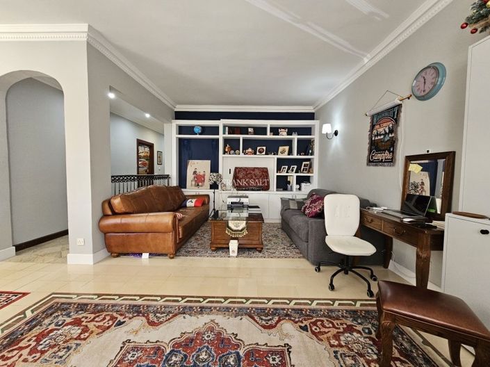 Image No.6-3 Bed Property for sale