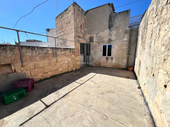 Image No.10-2 Bed Property for sale