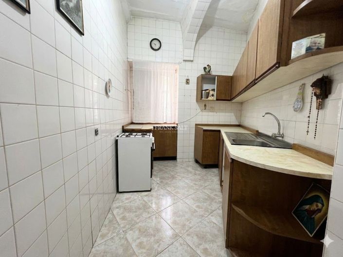 Image No.2-2 Bed Property for sale