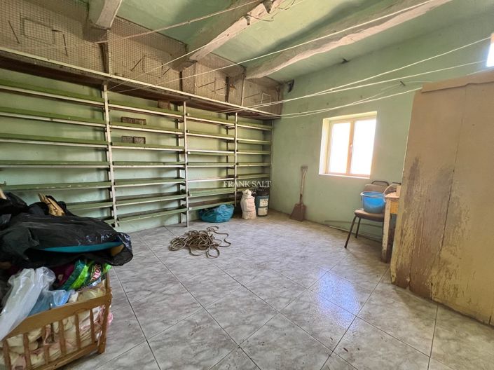 Image No.9-2 Bed Property for sale