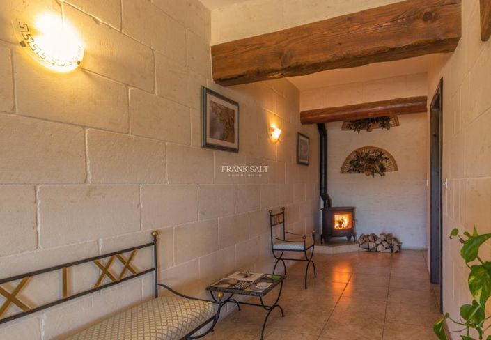 Image No.11-4 Bed Property for sale