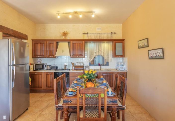 Image No.5-4 Bed Property for sale