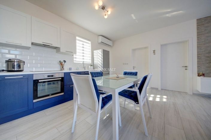 Image No.13-2 Bed Property for sale