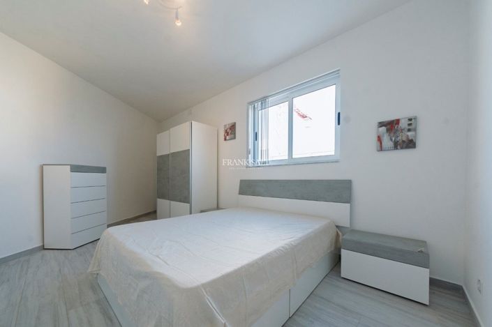 Image No.15-2 Bed Property for sale