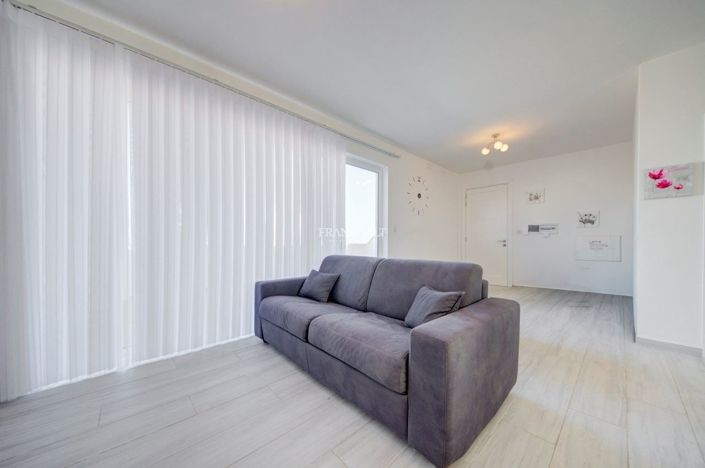 Image No.17-2 Bed Property for sale