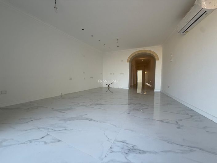 Image No.11-2 Bed Property for sale