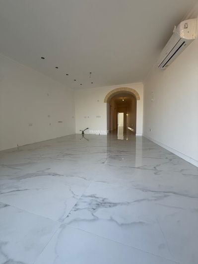 Image No.12-2 Bed Property for sale