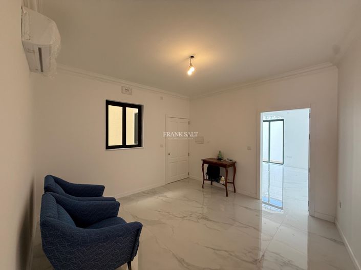 Image No.14-2 Bed Property for sale