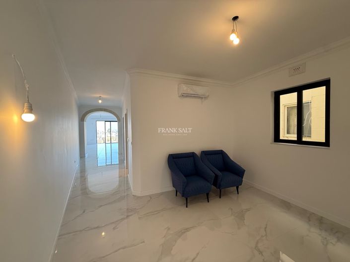 Image No.17-2 Bed Property for sale