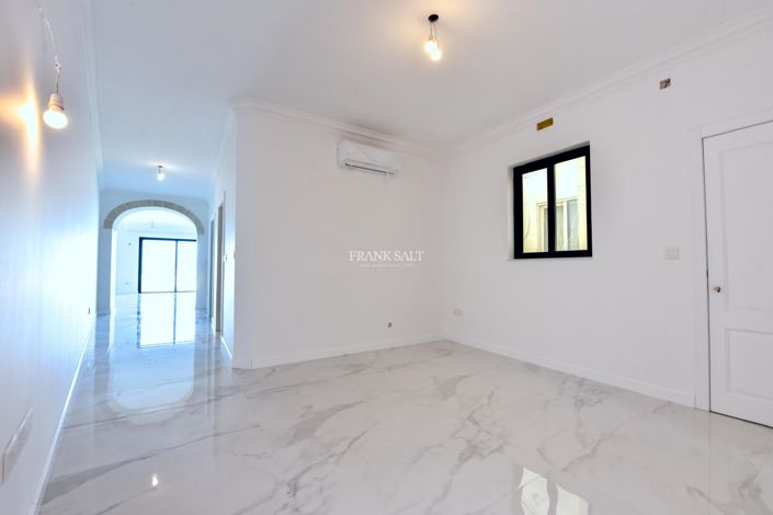 Image No.5-2 Bed Property for sale