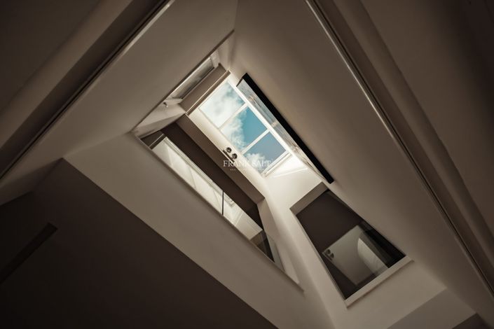 Image No.8-3 Bed Property for sale