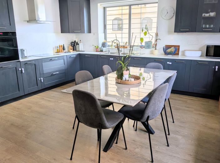 Image No.3-3 Bed Property for sale