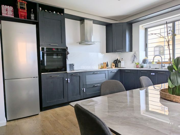 Image No.4-3 Bed Property for sale