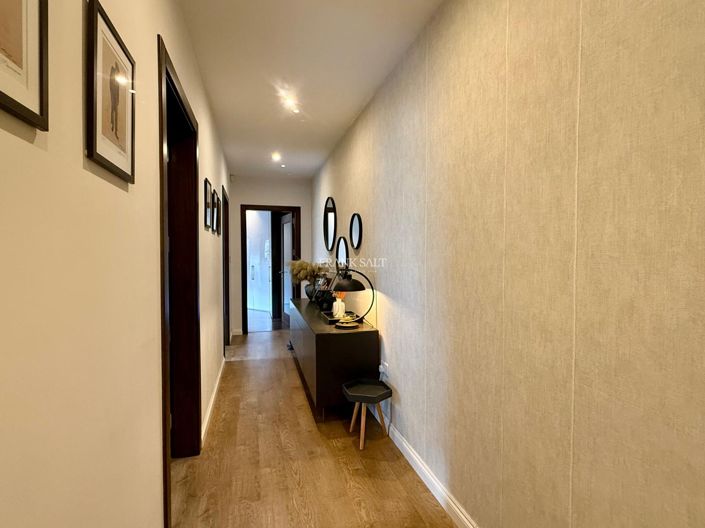 Image No.6-3 Bed Property for sale