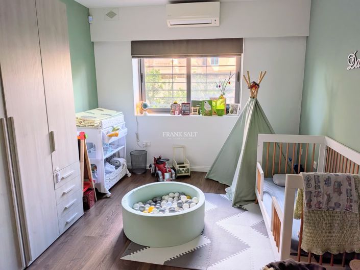 Image No.9-3 Bed Property for sale