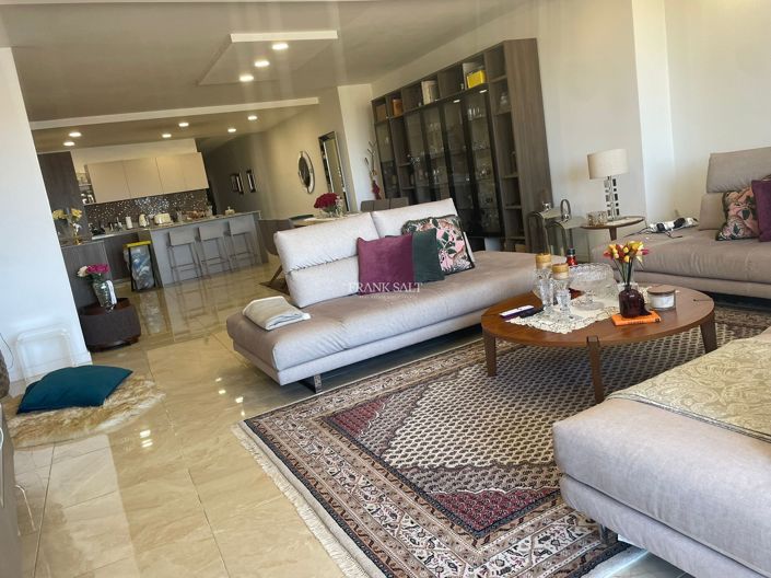 Image No.3-3 Bed Property for sale