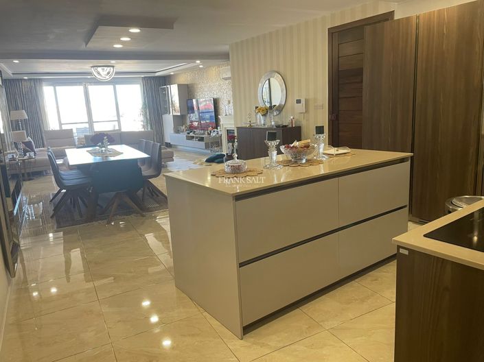 Image No.5-3 Bed Property for sale