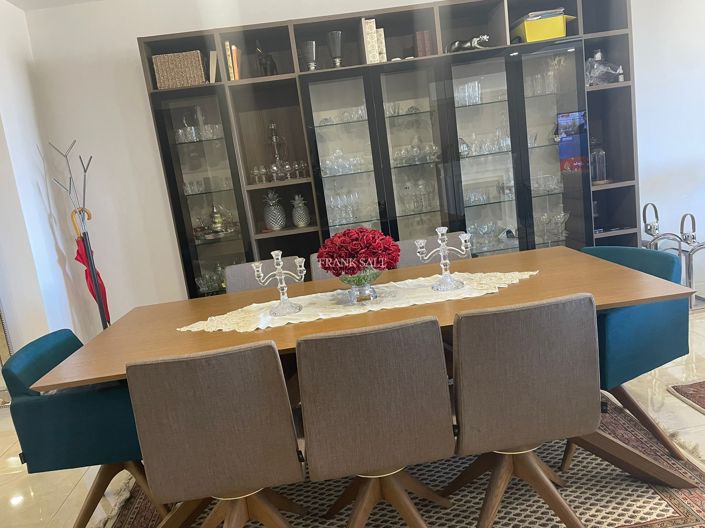 Image No.6-3 Bed Property for sale