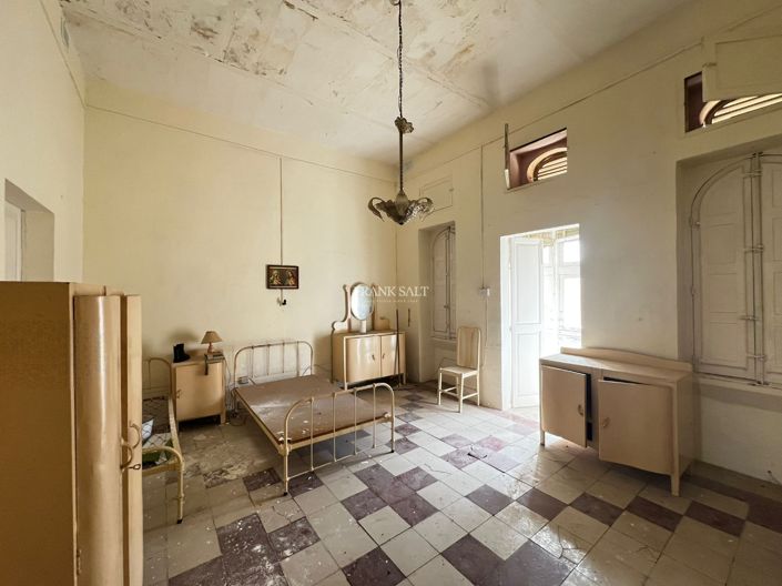 Image No.6-2 Bed Property for sale