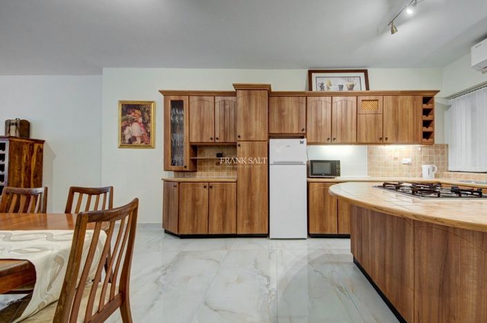 Image No.9-Propriété de 3 chambres à vendre à Marsaskala