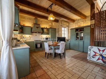 4c6a2d4c-7281-472f-a29c-975cefa24592