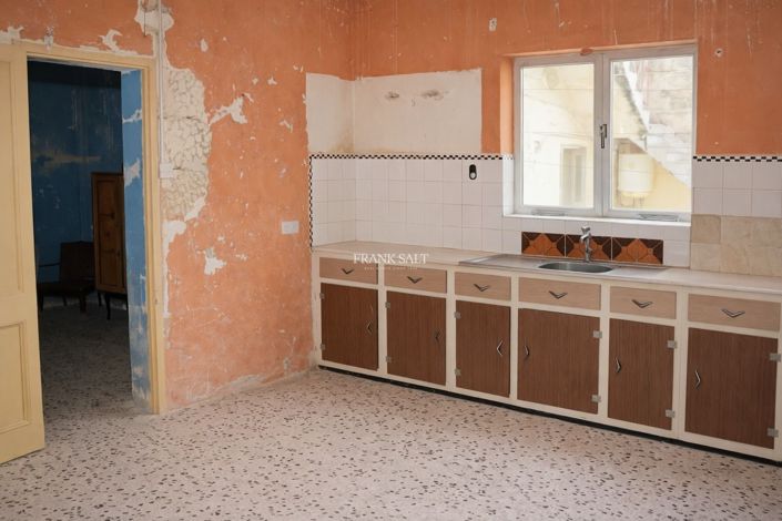 Image No.5-Propriété de 6 chambres à vendre à Zejtun