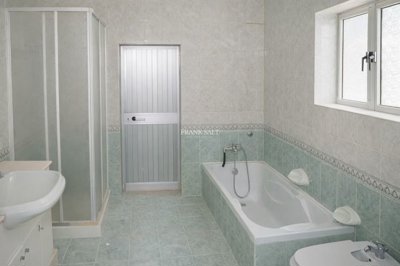 5aff9844-a975-45ce-af42-06bcc50e7745