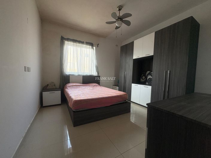 Image No.5-Propriété de 1 chambre à vendre à Zebbug