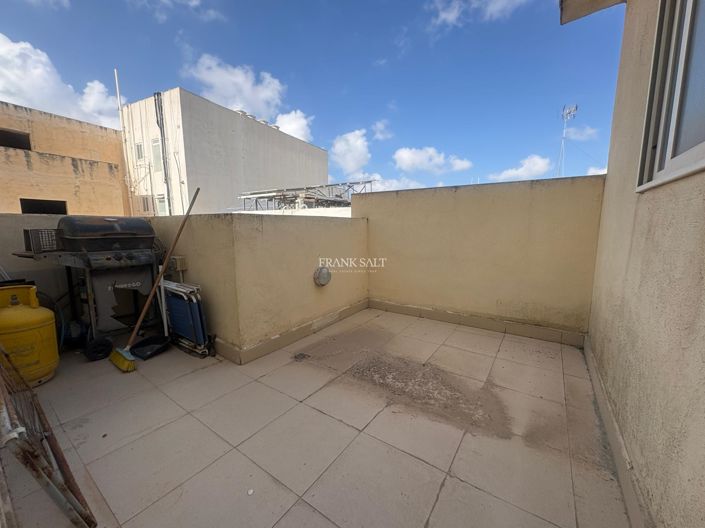 Image No.8-Propriété de 1 chambre à vendre à Zebbug